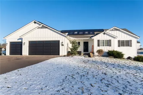 s8651 Apple Rd, Eau Claire, WI 54701