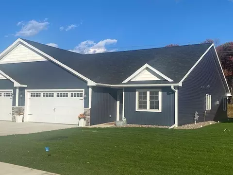 5165 Quiet Hollow Ct, Eau Claire, WI 54701