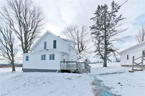 996 13th St, Dallas, WI 54733