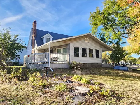 2010 12th St, Eau Claire, WI 54703