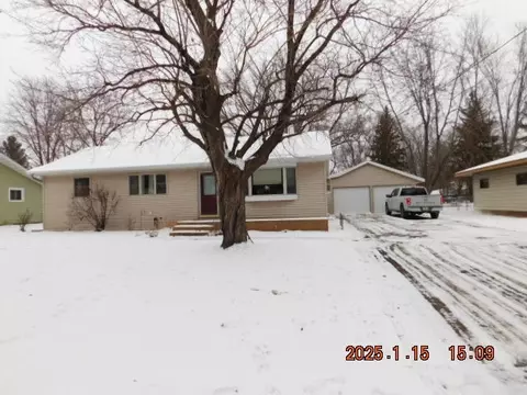 2710 Edgewood Ln, Eau Claire, WI 54703