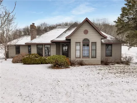 36437 N Schon Hollow Rd, Whitehall, WI 54773