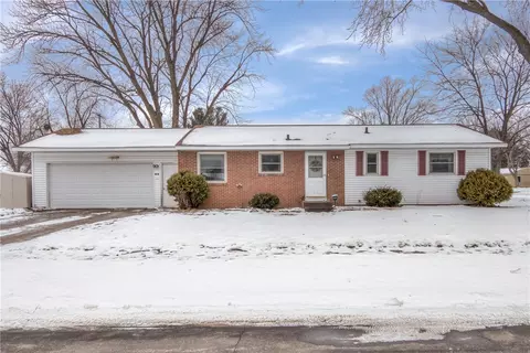 404 10th St, Altoona, WI 54720
