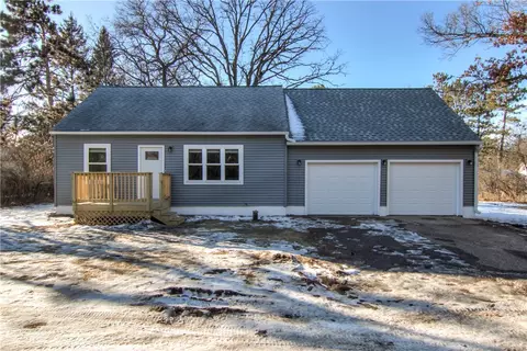 3909 Woodland Ct, Eau Claire, WI 54703