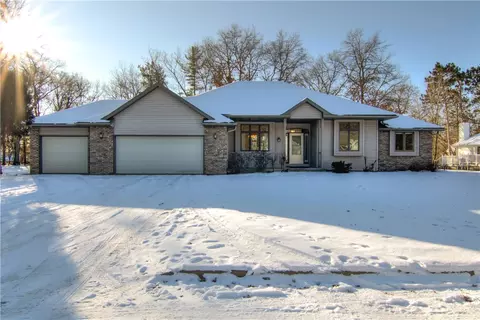 1503 Woodridge Dr, Chippewa Falls, WI 54729