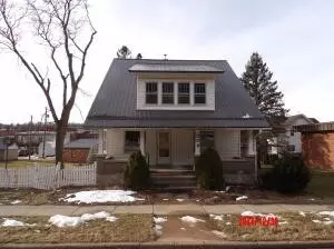 209 N East St, Wonewoc, WI 53968