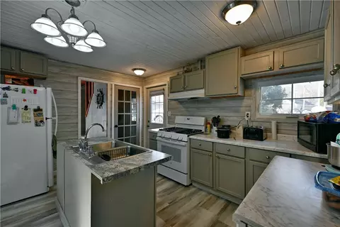 Kitchen - 1106 Scribner St, Spooner, WI 54801 photo 2 of 4