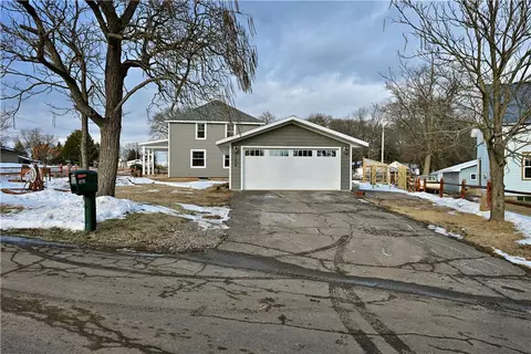 1106 Scribner St, Spooner, WI 54801
