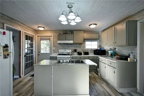Kitchen - 1106 Scribner St, Spooner, WI 54801 photo 4 of 4