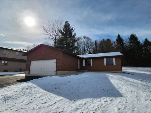 471 Komro Ct, Mondovi, WI 54755