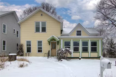 38 E Willow St, Chippewa Falls, WI 54729