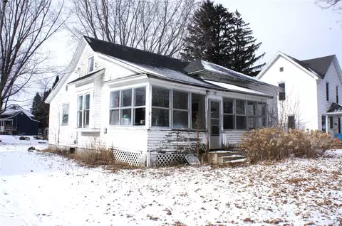 331 N Franklin St, Mondovi, WI 54755