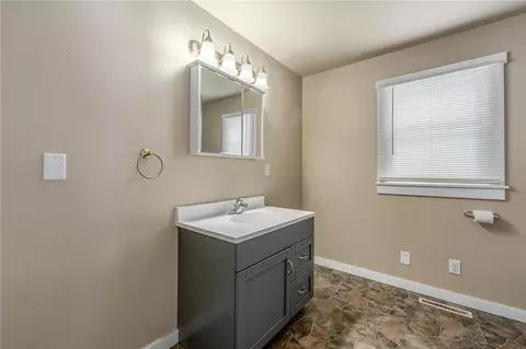334 E 2nd Ave, Stanley, WI 54768 photo 15