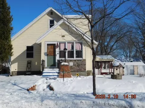 623 N Dewey St, Eau Claire, WI 54703