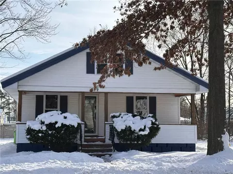 609 W Elm St, Chippewa Falls, WI 54729