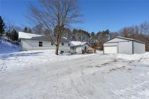 8484 Burnell Dr, Eau Claire, WI 54703