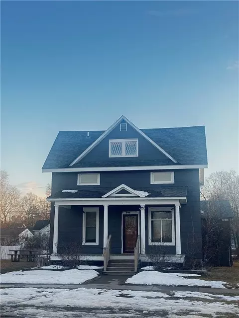 827 Broadway St, Eau Claire, WI 54703
