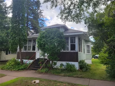 105 W Hazel St, Spooner, WI 54801