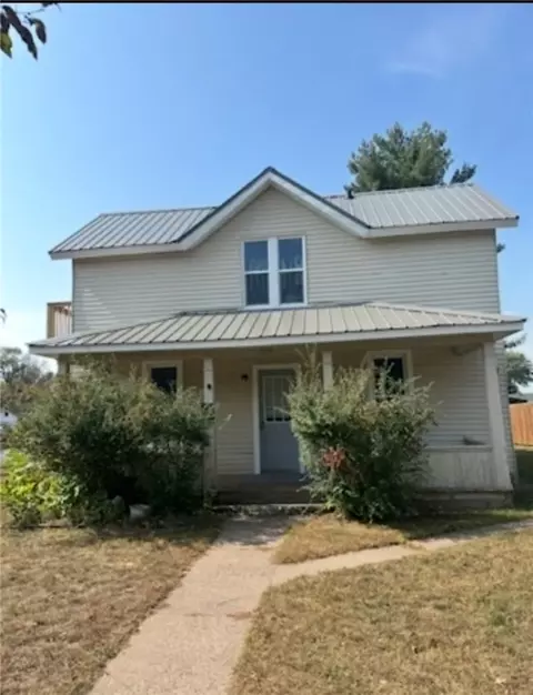 328 6th St W #1 AND 2, Altoona, WI 54720