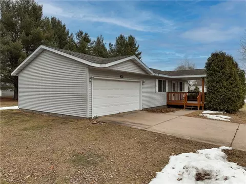 1302 W Stout St, Chetek, WI 54728