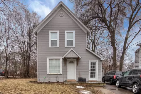 1413 Summit St, Eau Claire, WI 54703