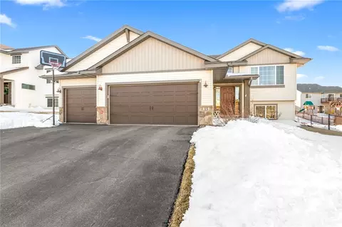 15 Nicholas Way, Hudson, WI 54016