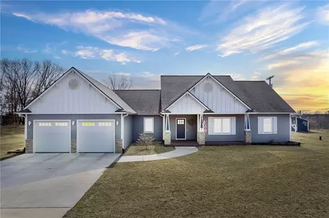 E9290 270th Avenue, Elk Mound, WI 54739