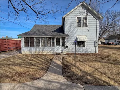 11 E Freeman St, Rice Lake, WI 54868