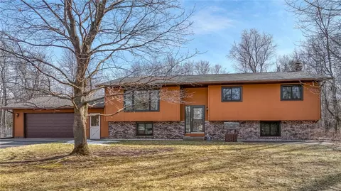 3009 Kern Dr, Eau Claire, WI 54701