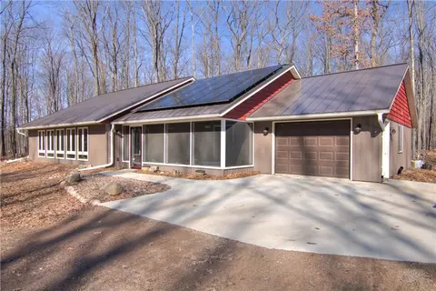 w8534 Natures Road, Greenwood, WI 54437