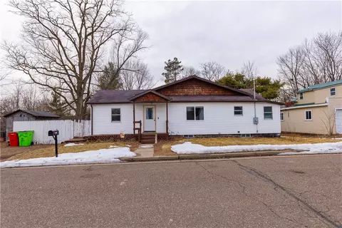 241 N Pine St, Cadott, WI 54727