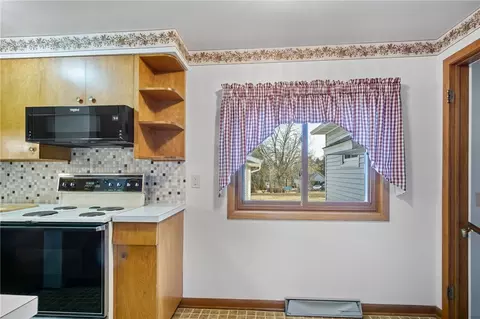 328 E 4th Ave, Stanley, WI 54768 photo 7