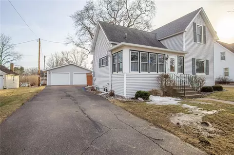 328 E 4th Ave, Stanley, WI 54768