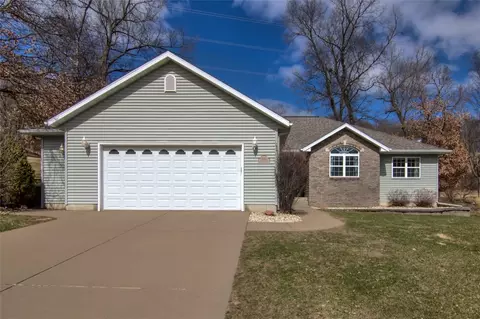2243 Jingle Ct, Eau Claire, WI 54703