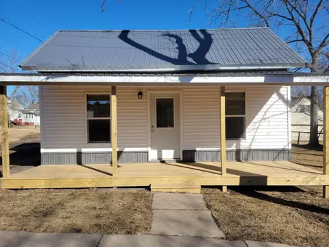 208 N Franklin St, Stanley, WI 54768