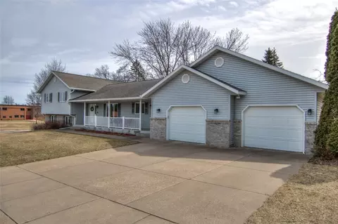 1303 Bel Air Blvd, Chippewa Falls, WI 54729
