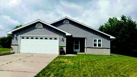 110 Grandview Ct, Cadott, WI 54727