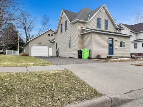 136 E 6th Ave, Stanley, WI 54768