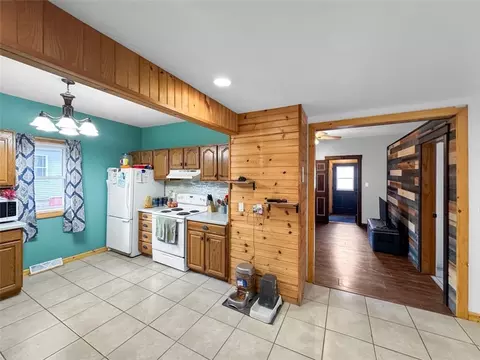 136 E 6th Ave, Stanley, WI 54768 photo 6