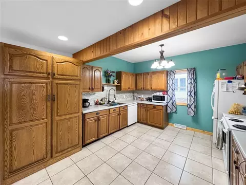 136 E 6th Ave, Stanley, WI 54768 photo 7