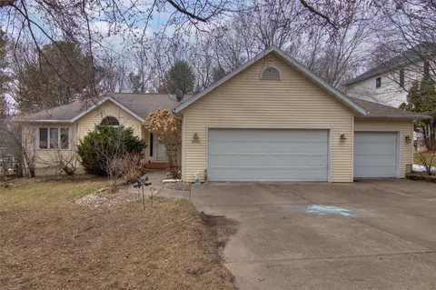 4330 S Pointe Ct, Eau Claire, WI 54701