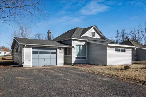 917 E 4th St S, Ladysmith, WI 54848