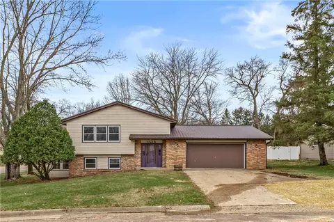 1015 Goodrich St, Durand, WI 54736