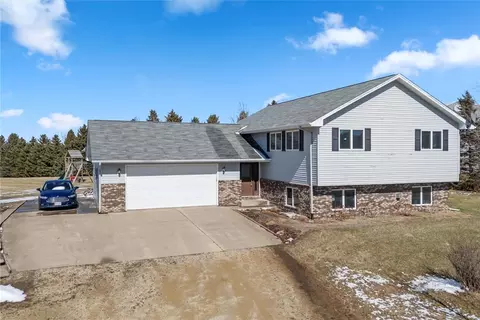 1208 County Rd E, New Richmond, WI 54017