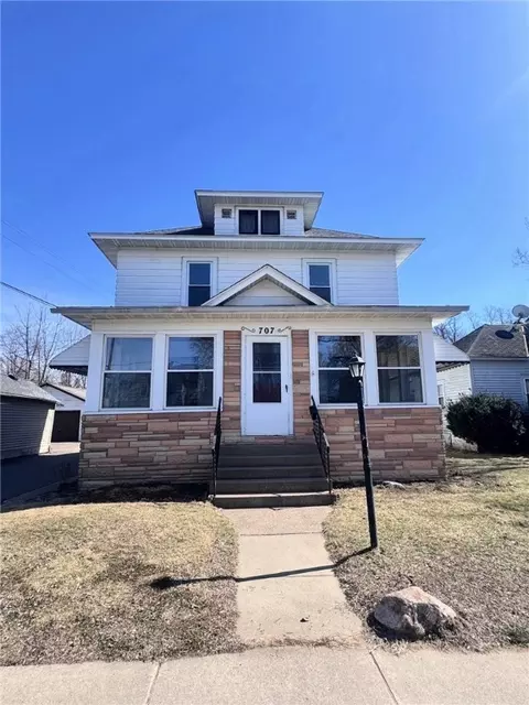 707 Gray St, Eau Claire, WI 54701