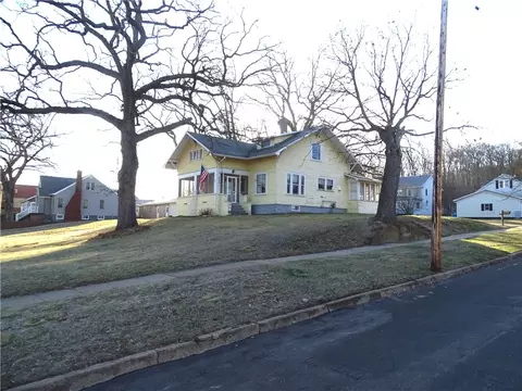 604 5th Ave E, Durand, WI 54736