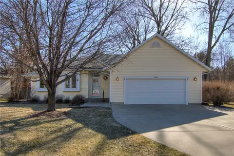 1026 Creek Ridge Ct, Menomonie, WI 54751
