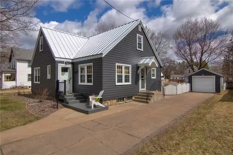 214 SE 13th St, Menomonie, WI 54751