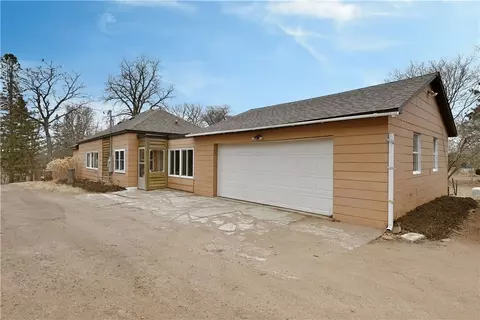 1006 Harrison St, Spooner, WI 54801