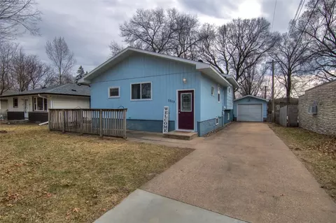 2803 S Slope Ter, Eau Claire, WI 54703